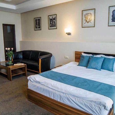 Park-Hotel Yambol Eksteriør bilde