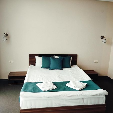 Park-Hotel Yambol Eksteriør bilde