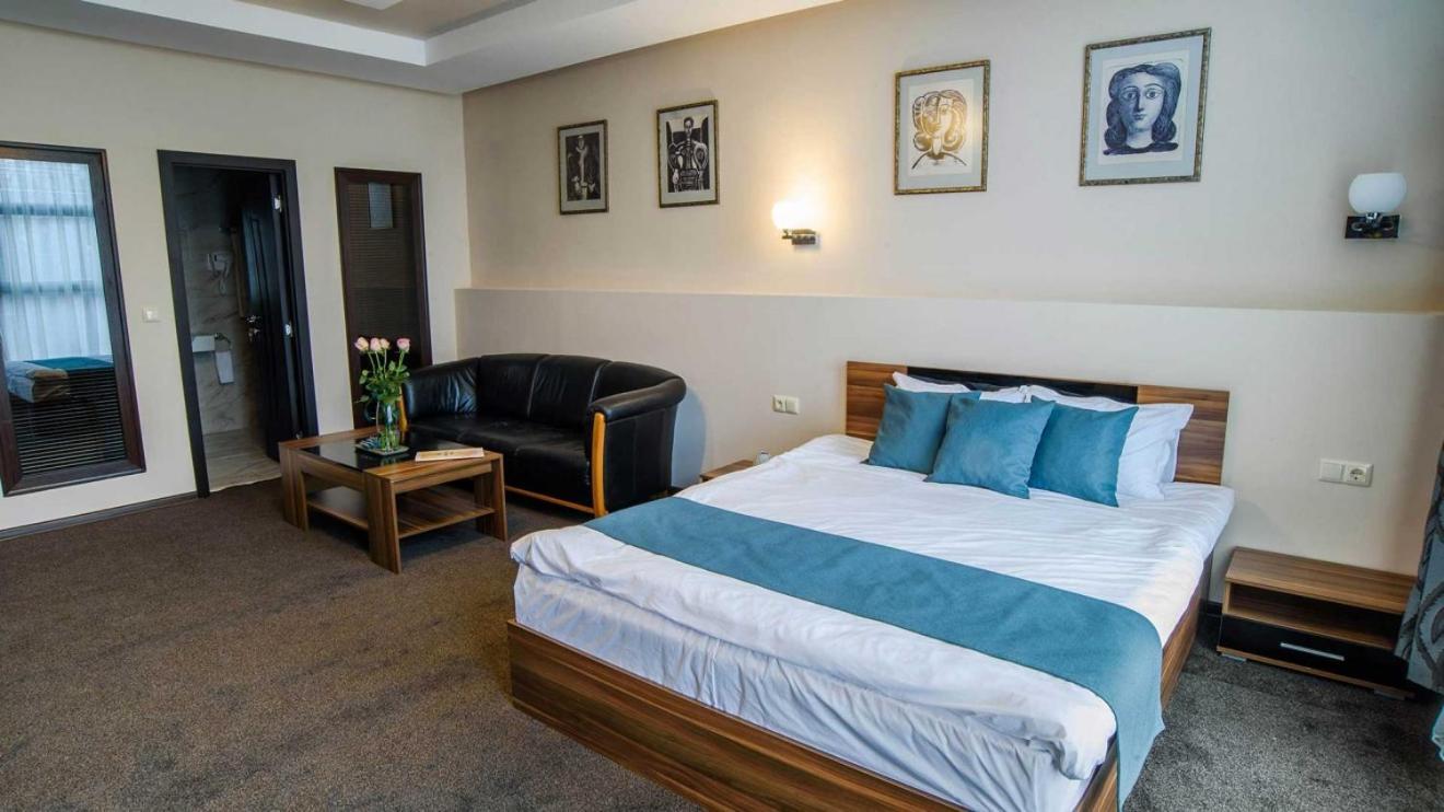 Park-Hotel Yambol Eksteriør bilde