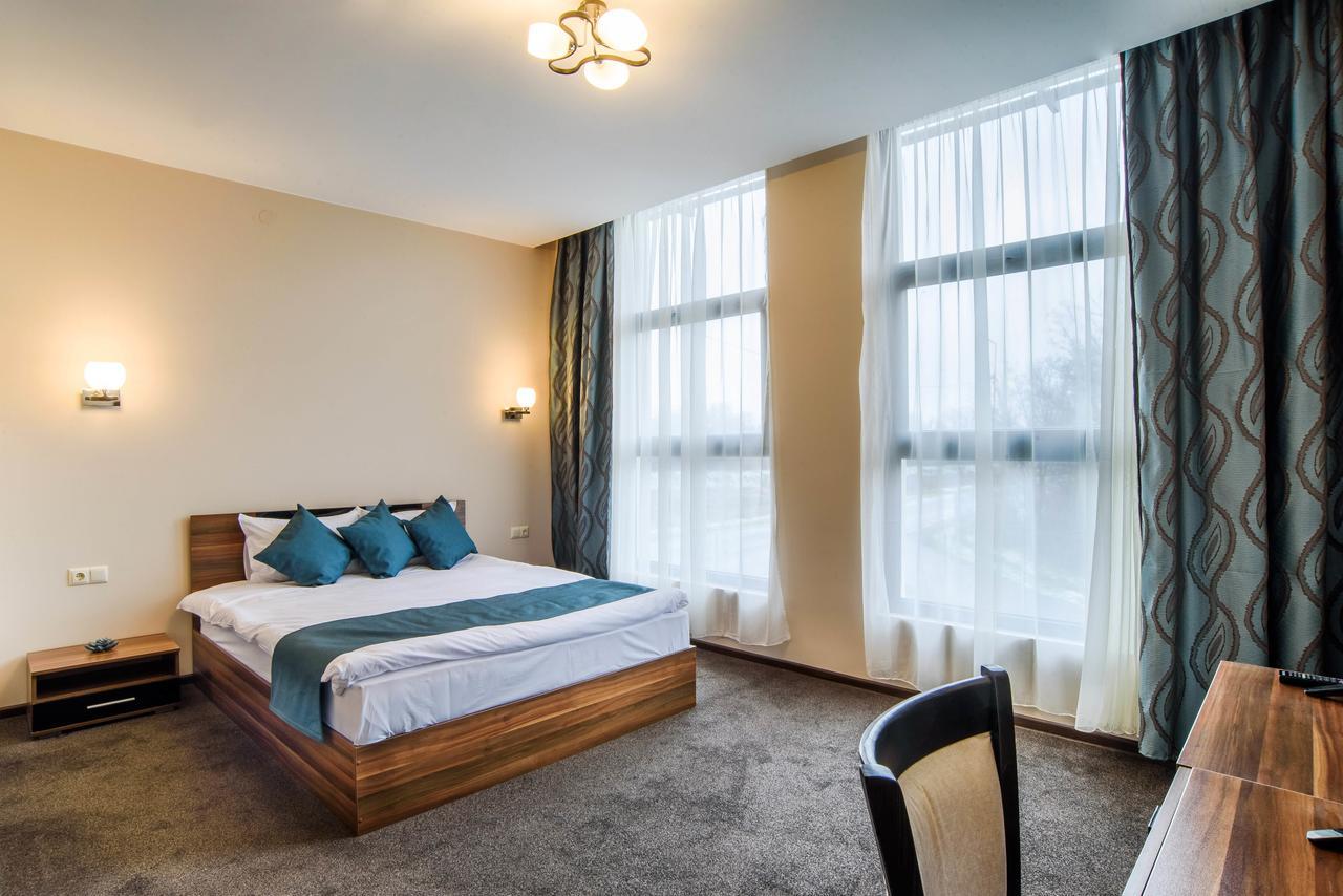 Park-Hotel Yambol Eksteriør bilde